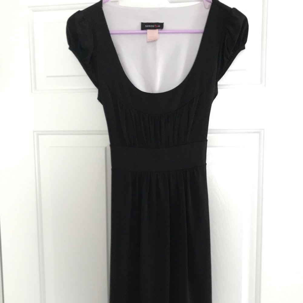 Cute Scoop Neck Dress